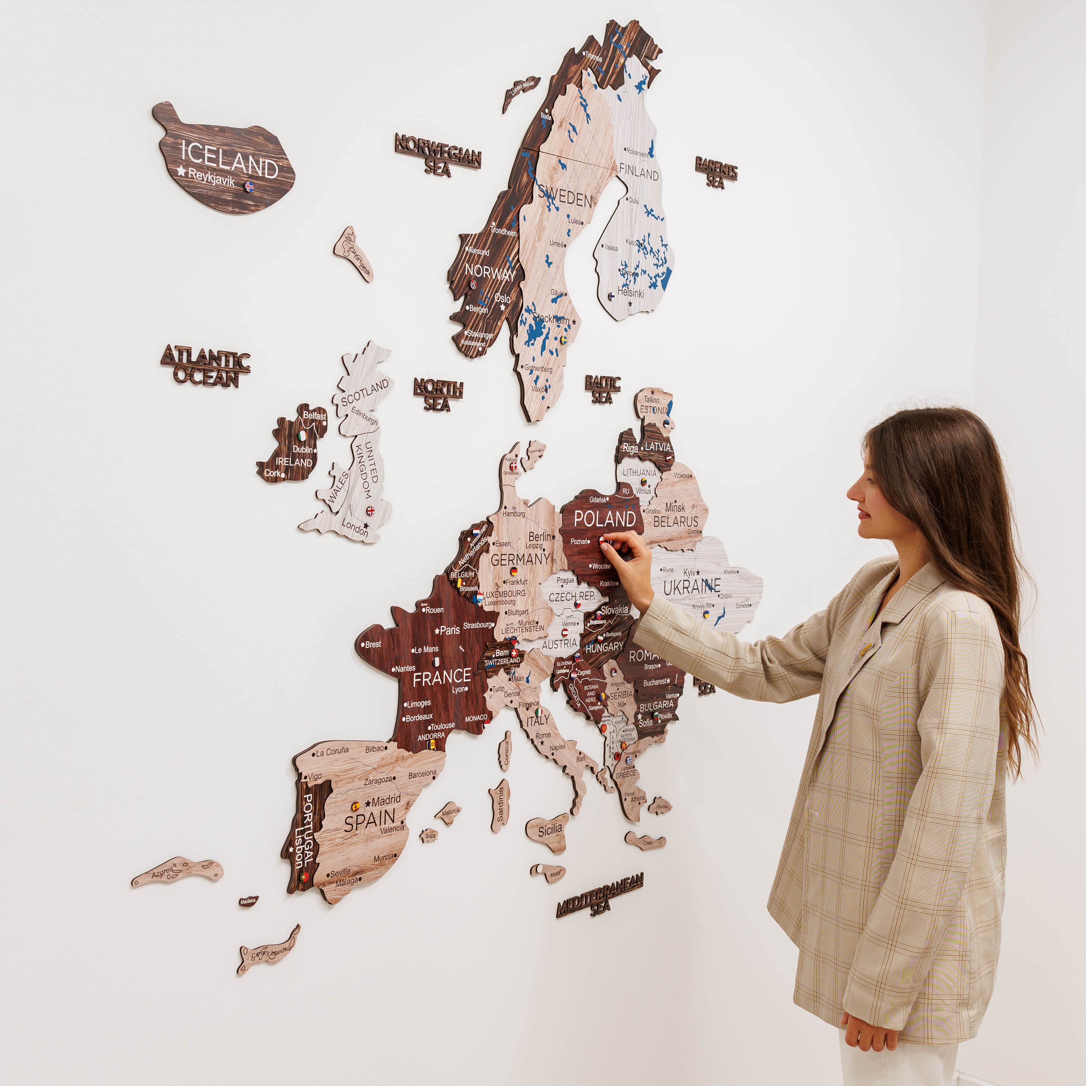 3D Europe Wooden Map Cappuccino - Image 4