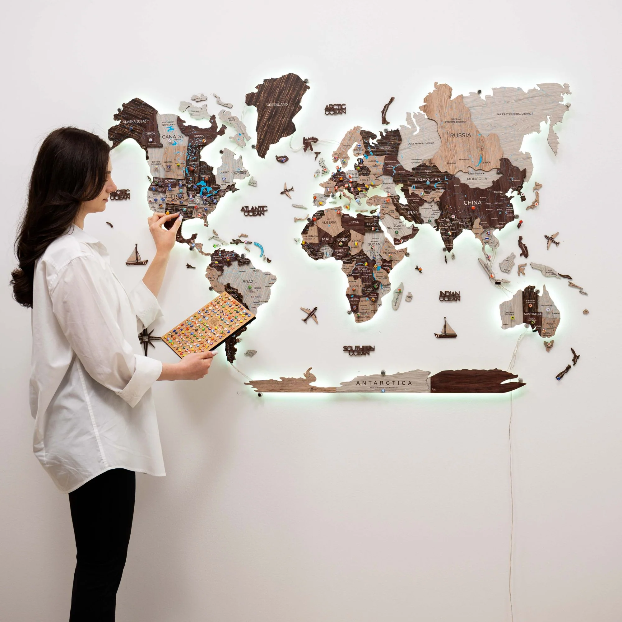 3D LED / LUMINOUS Wooden World Map 3.0 Cappuccino - Image 15