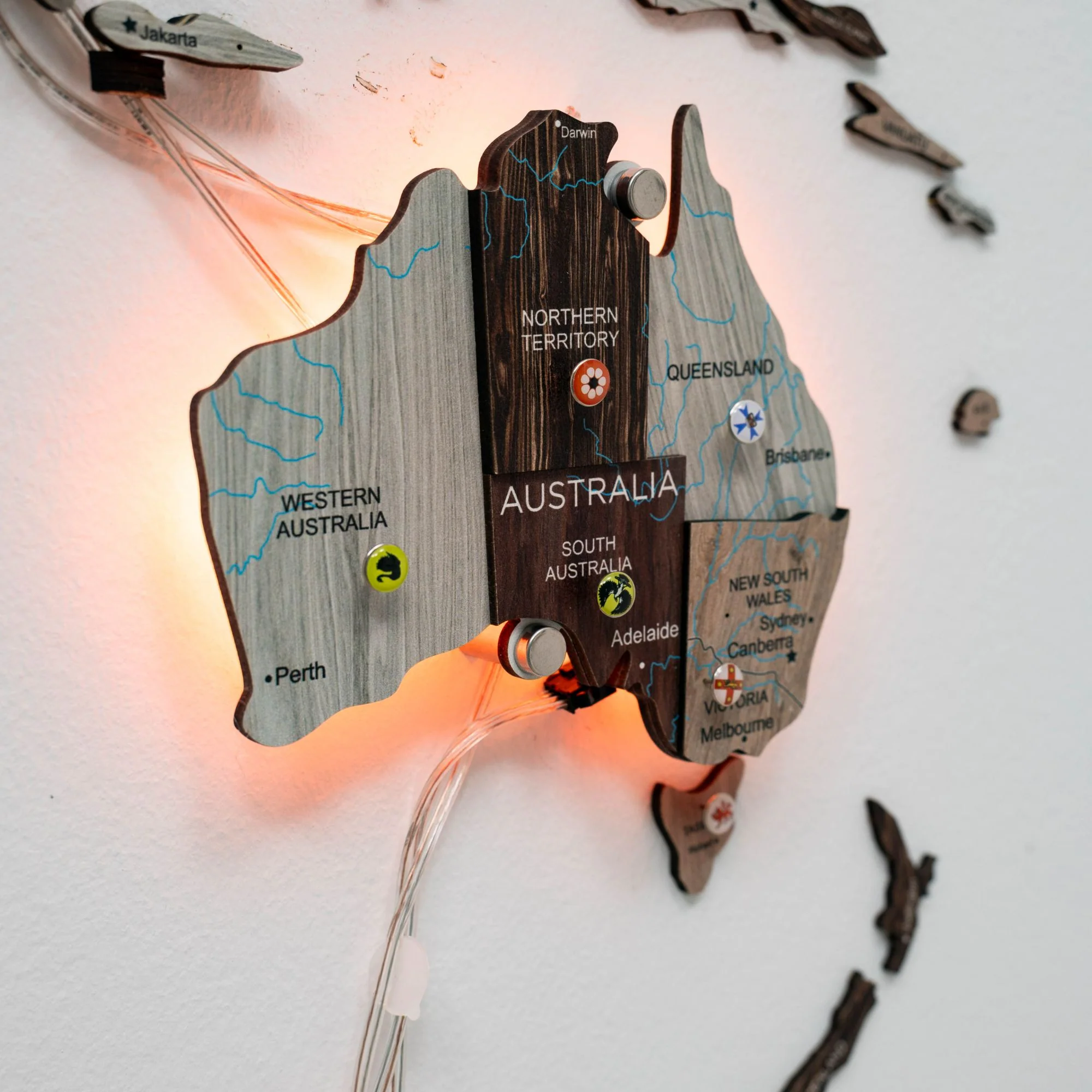 3D LED / LUMINOUS Wooden World Map 3.0 Cappuccino - Image 4