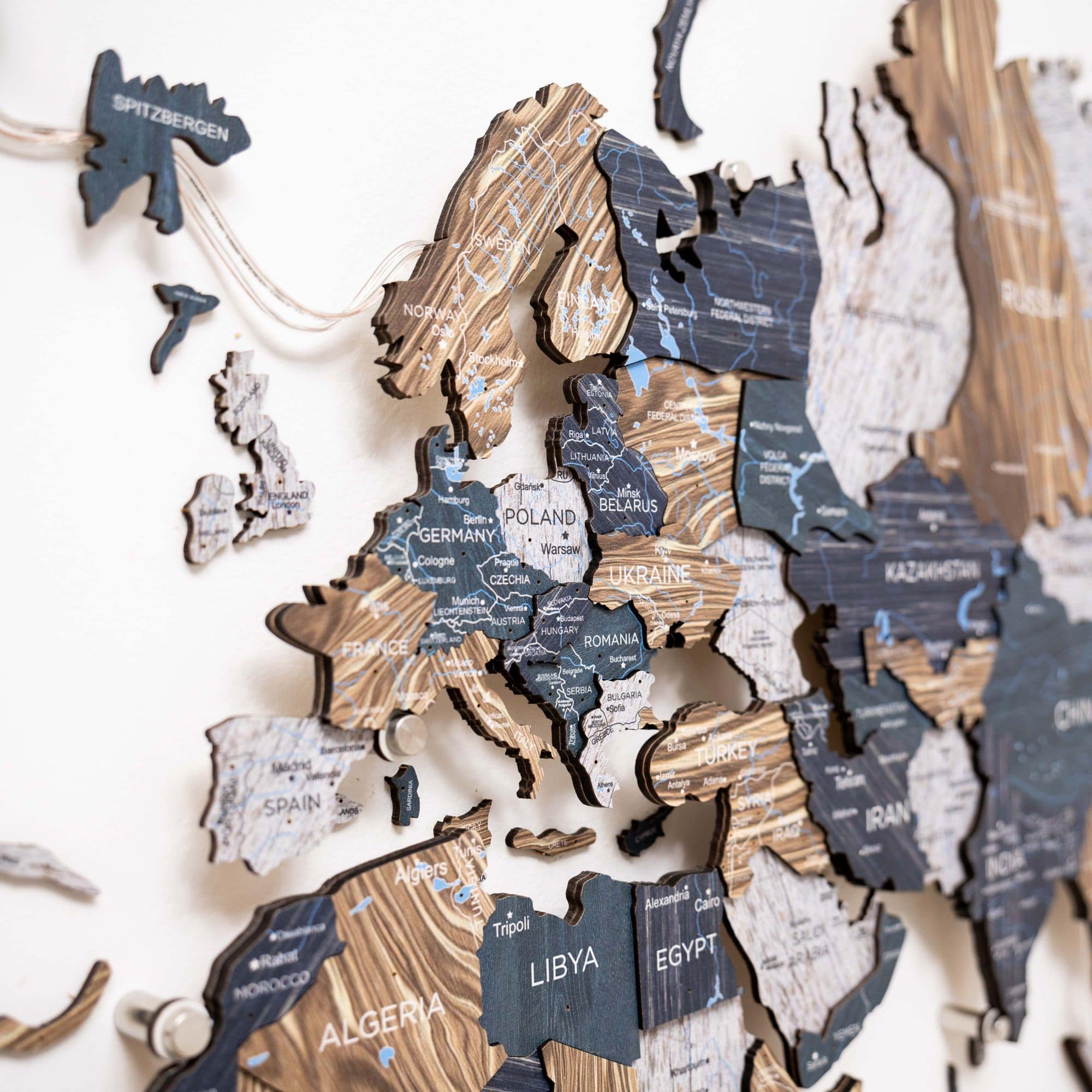 3D LED / LUMINOUS Wooden World Map 3.0 Mystery - Image 6