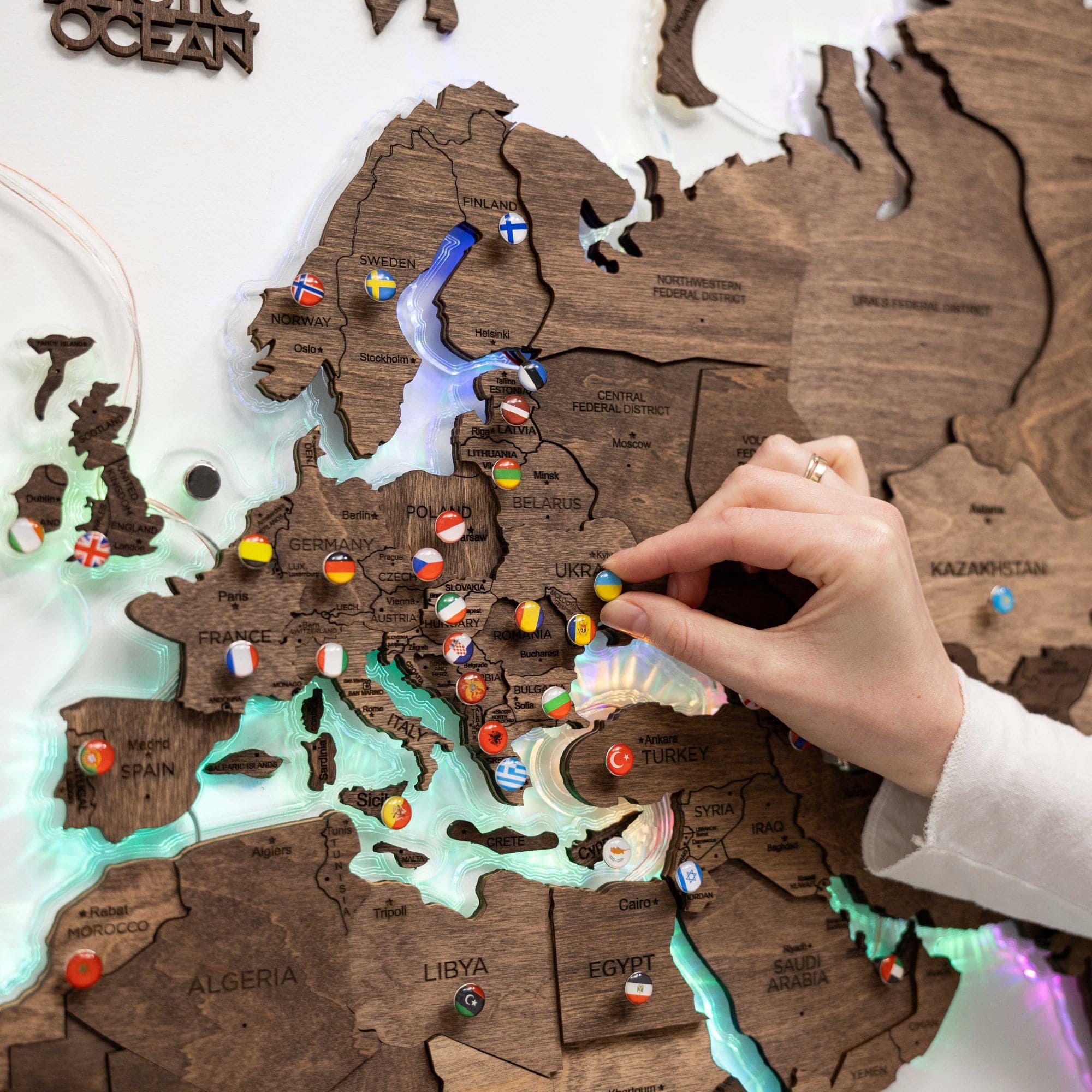 3D LED Wooden World Map 2.0 Dark Walnut - Image 9