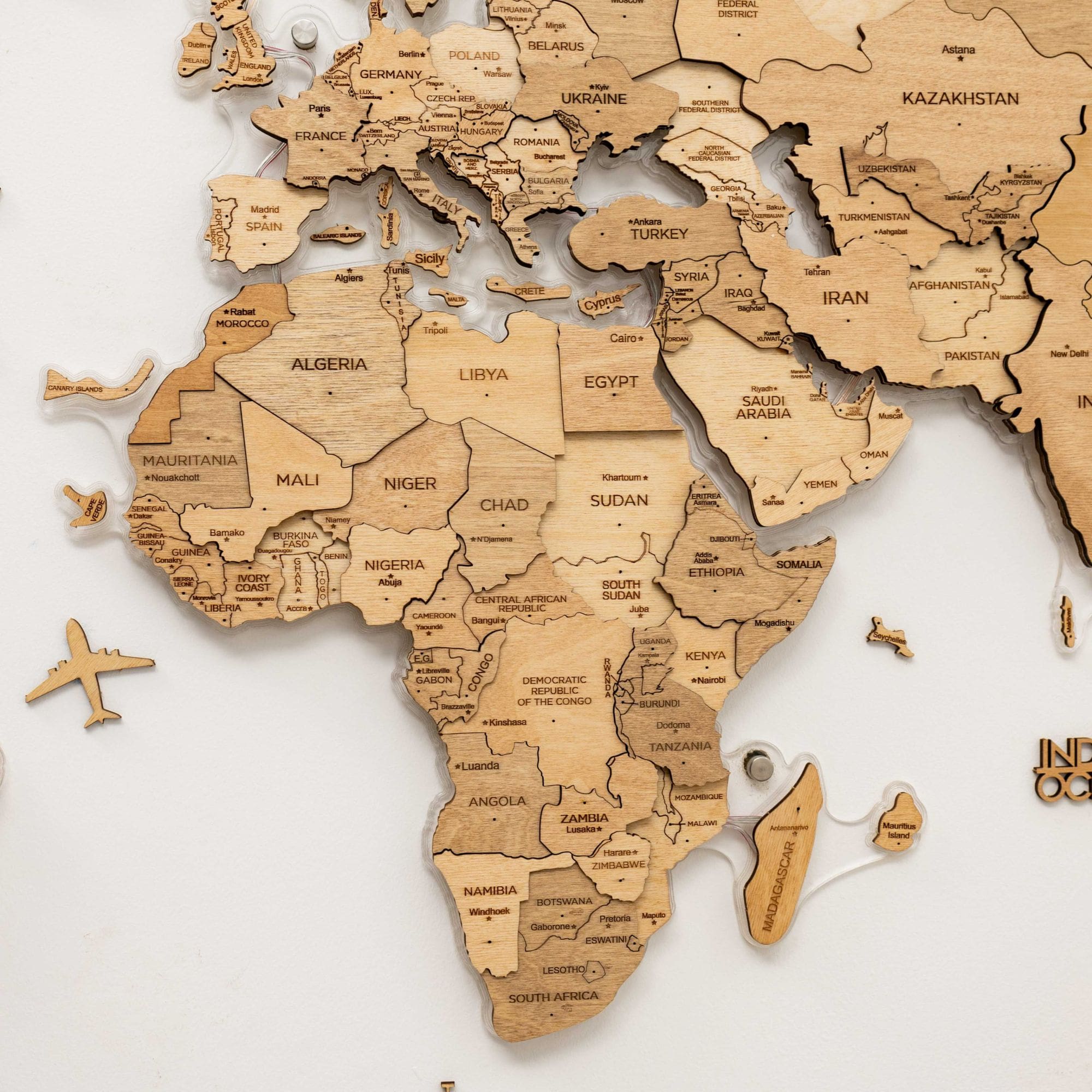 3D LED Wooden World Map 2.0 Gold - Image 12