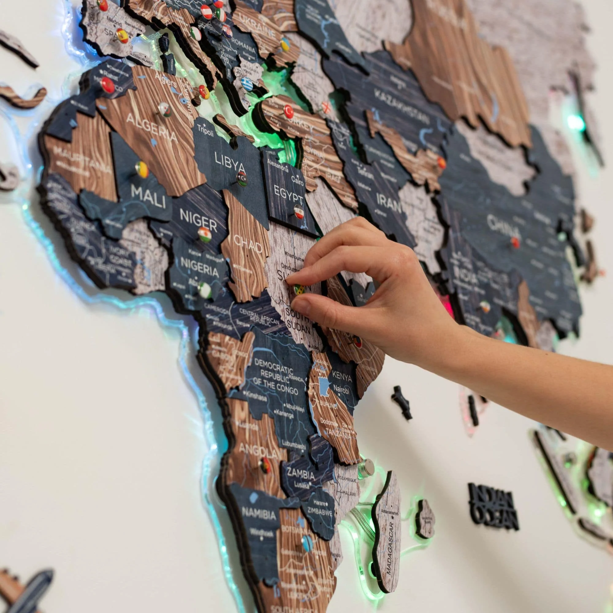 3D LUMINOUS LED Wooden World Map 2.0 Mystery - Image 5