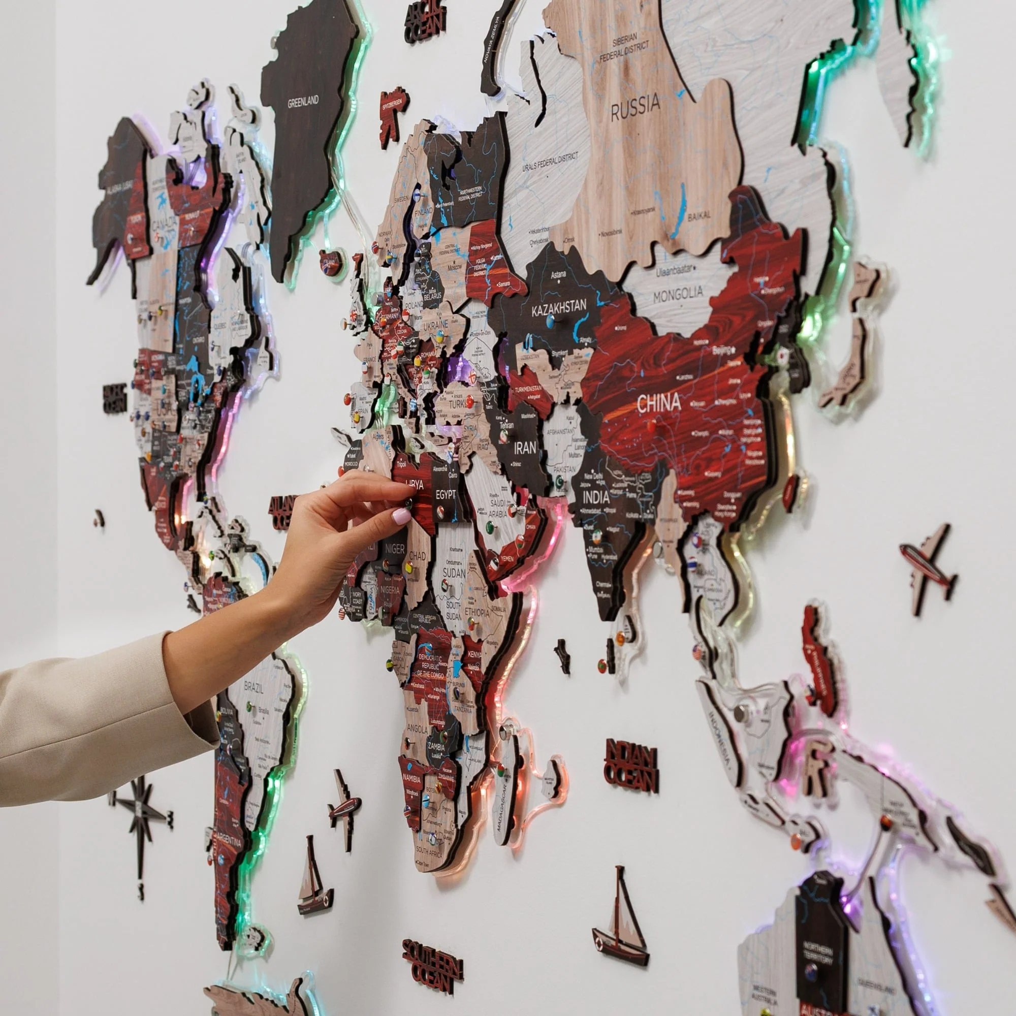 3D LUMINOUS LED Wooden World Map 2.0 Urban - Image 9