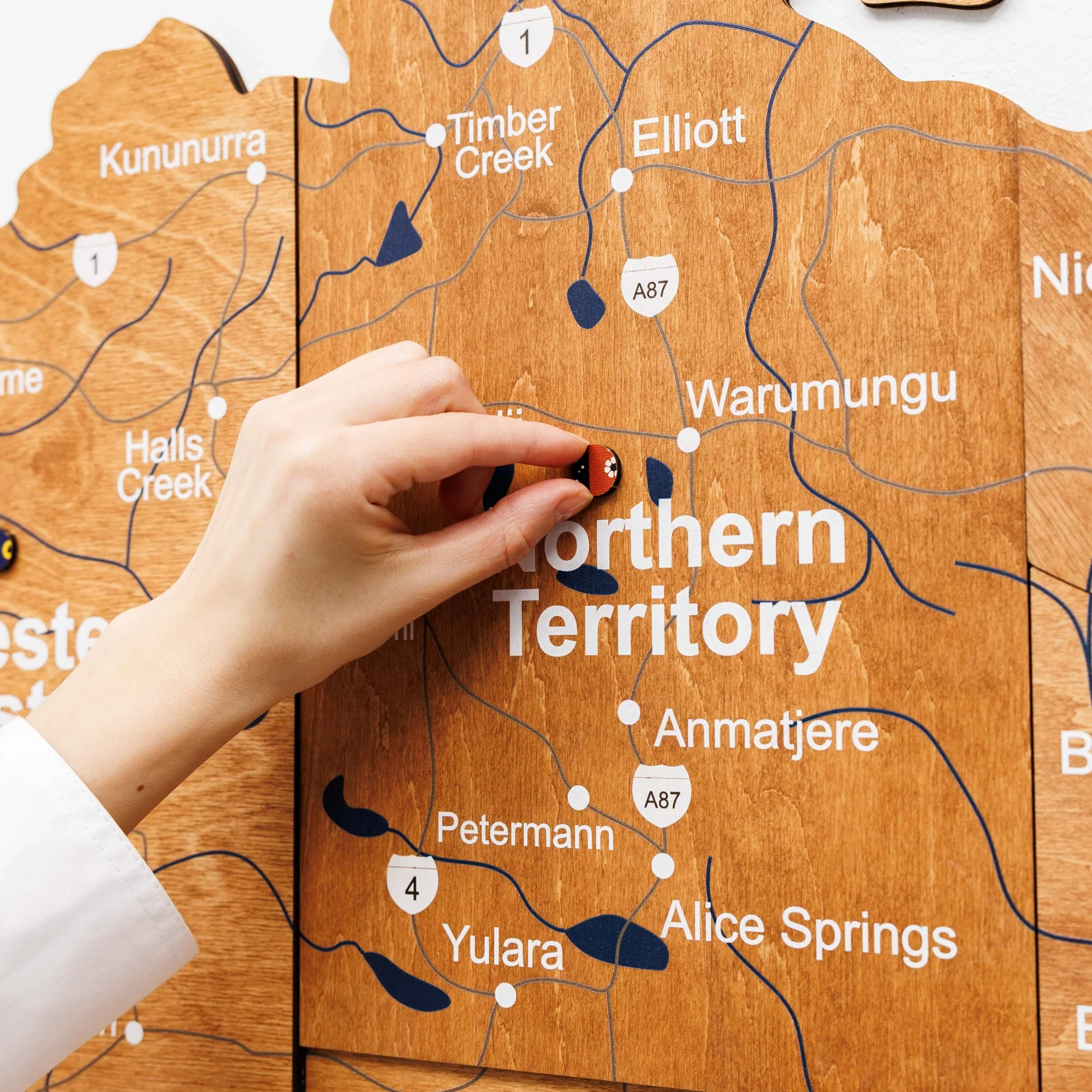 3D Wooden Map of Australia - Oak - Image 12