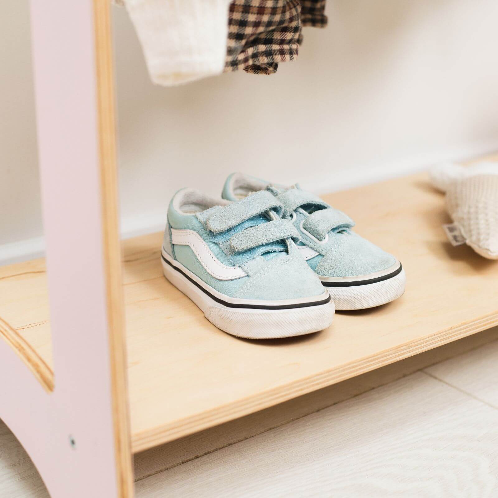 Kids Clothing Rack - Image 9