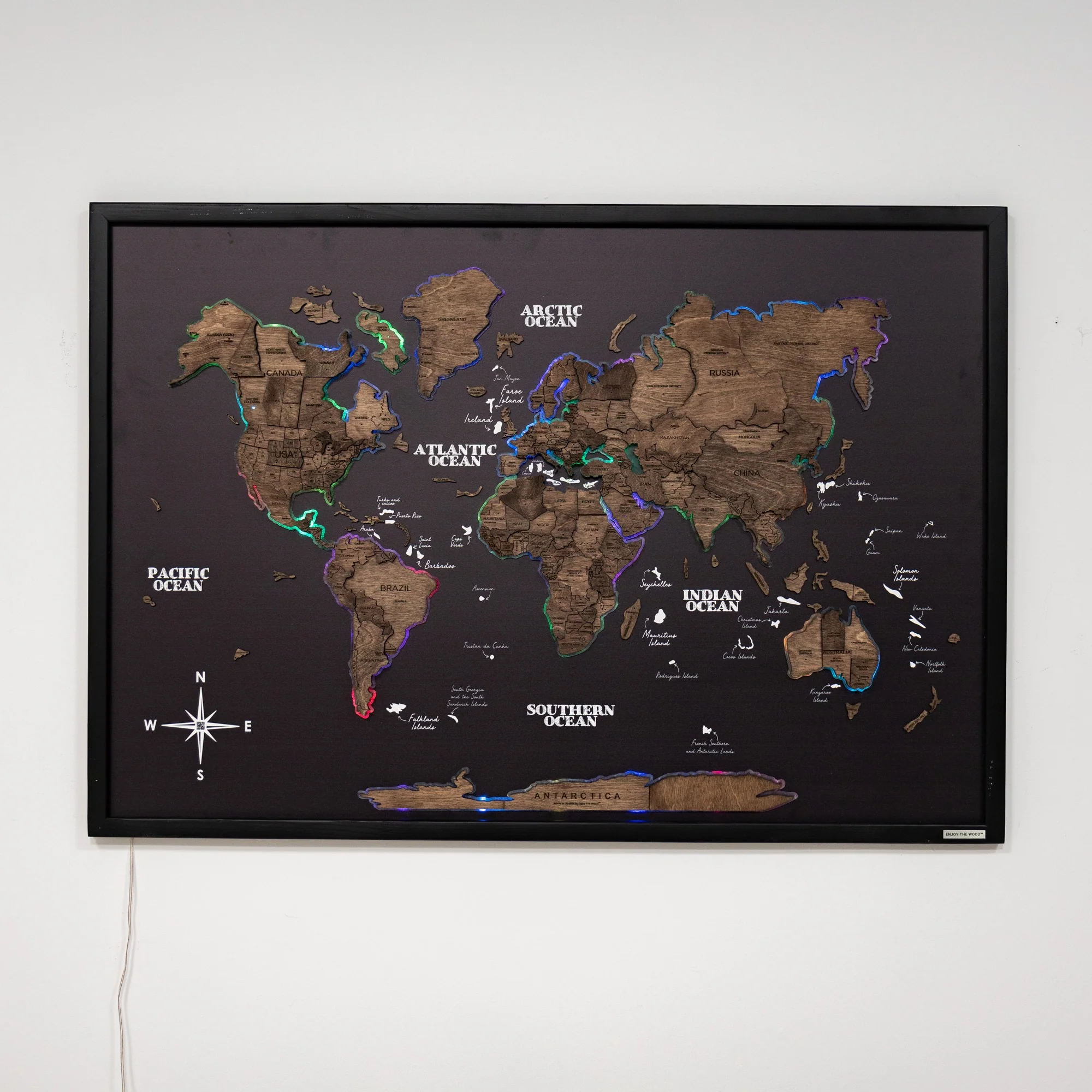 Map on Board LED 2.0 Dark Walnut - Image 5