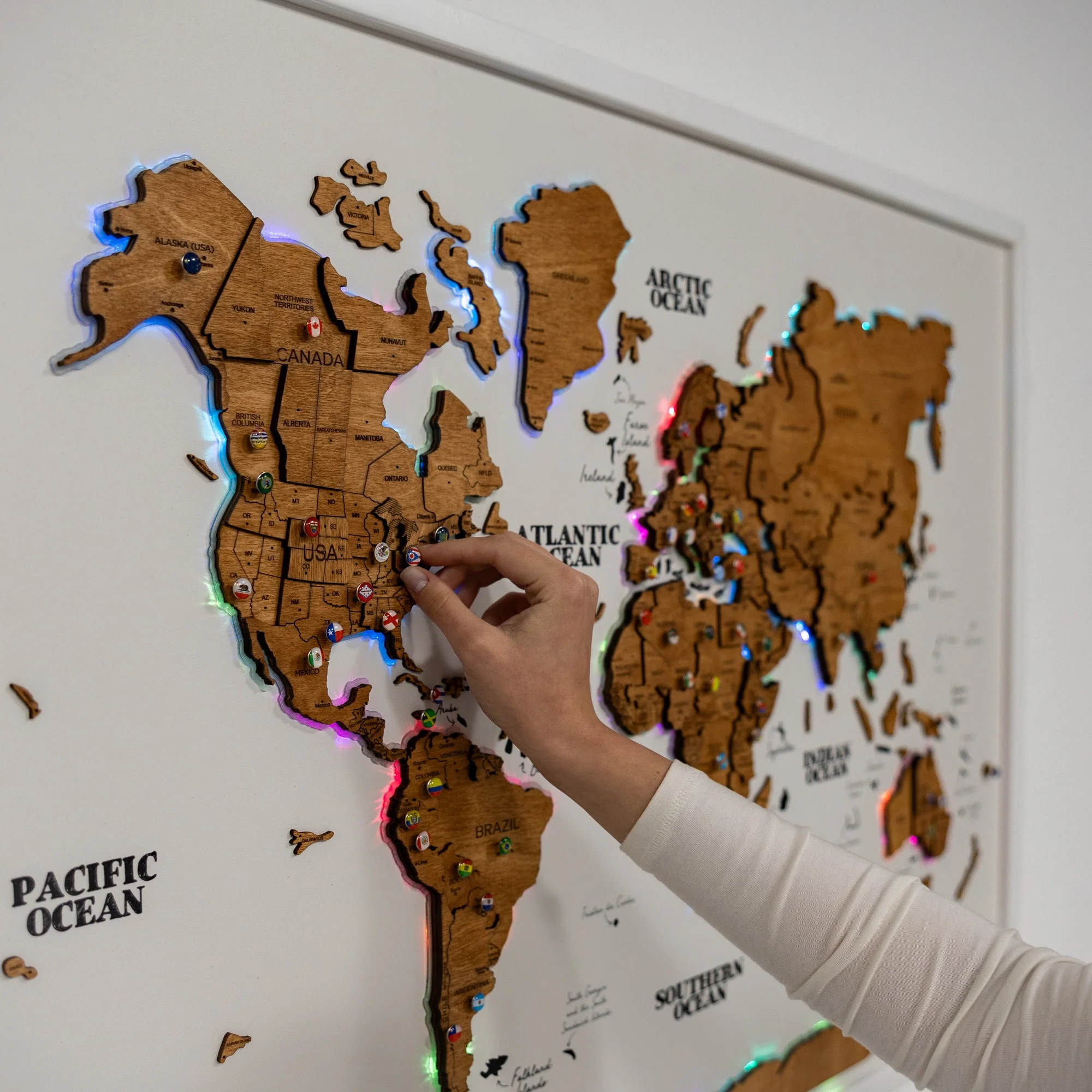Map on Board LED 2.0 Oak - Image 7