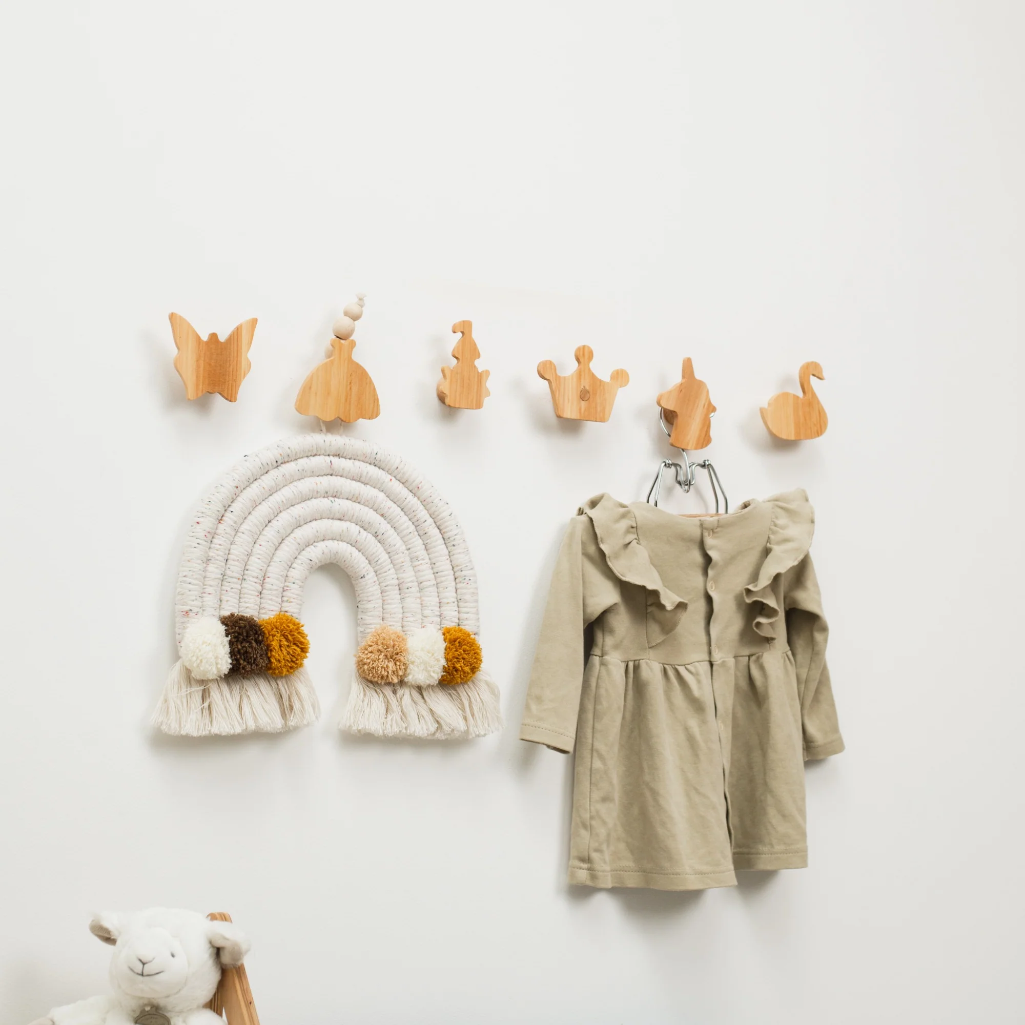 Princess wall hooks - Image 4