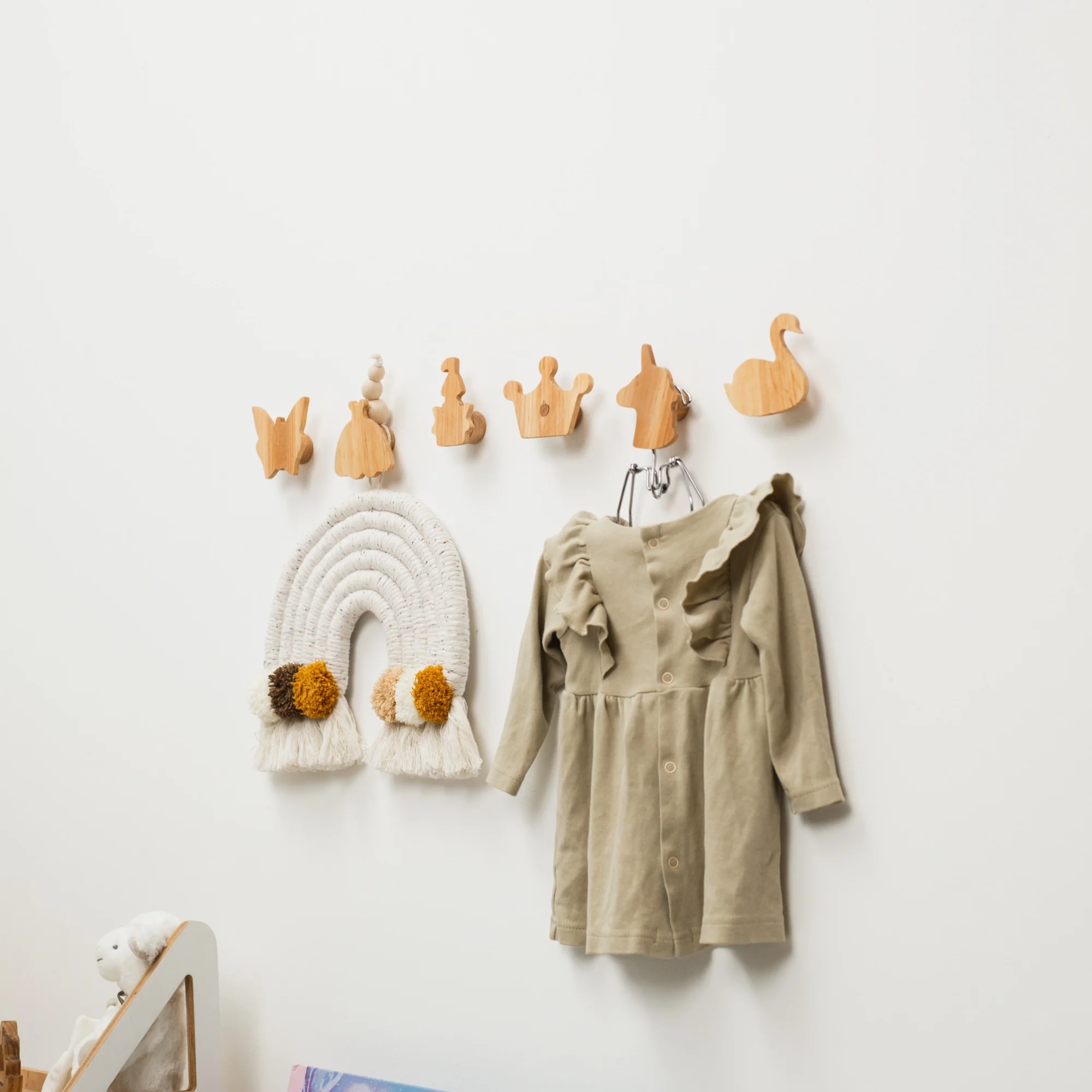 Princess wall hooks - Image 9