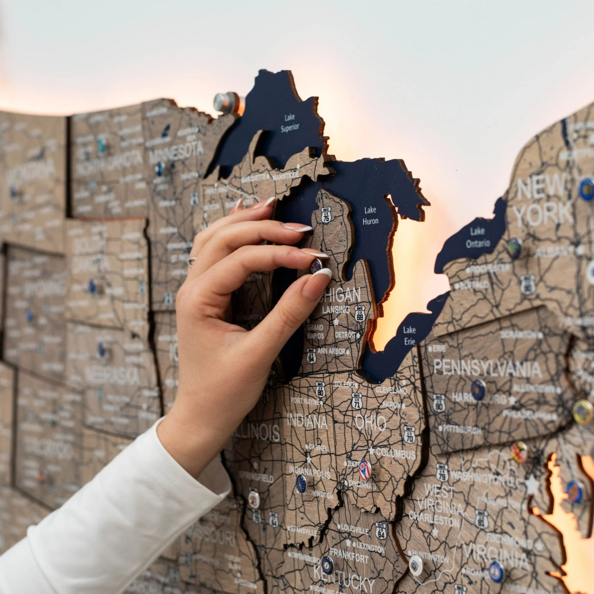 Wooden 3d LED Map of USA - Terra - Image 2