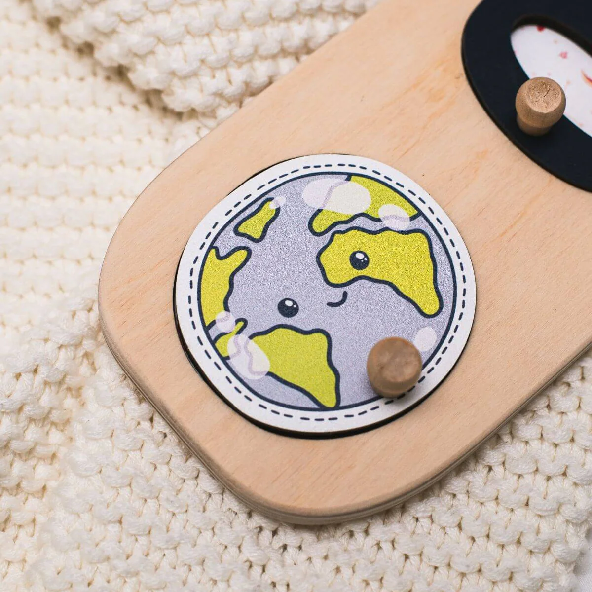 Wooden Planet Puzzle - Image 3